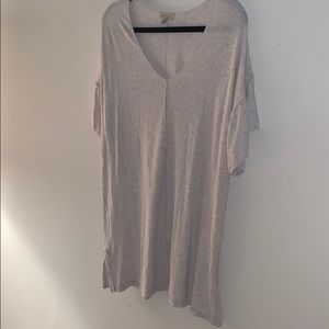 Anthropologie cream-colored tunic tee